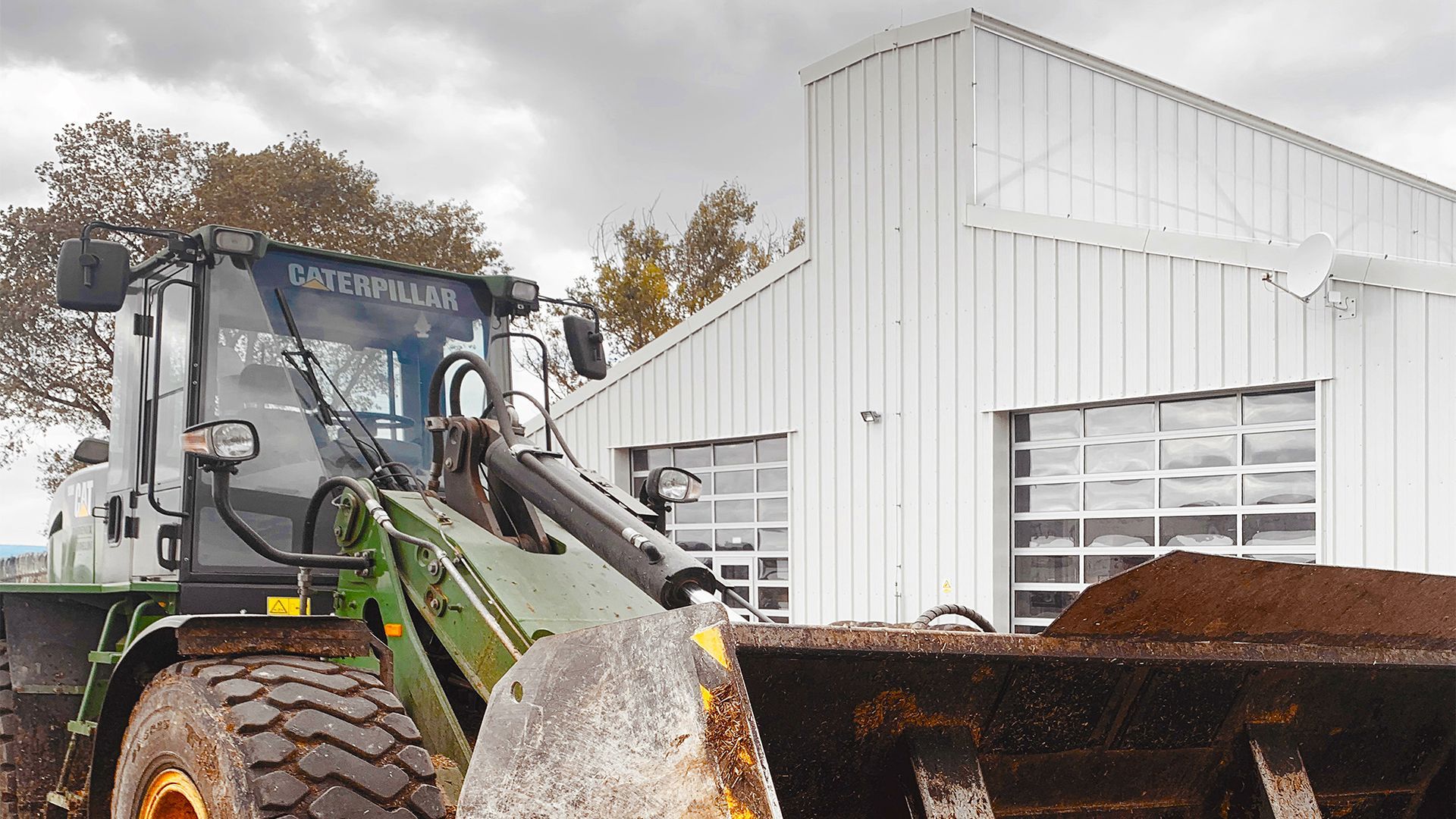 Přístřešky pro zemědělské stroje – nejlepší řešení pro farmáře